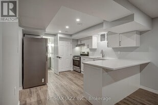 1189 Cartier Blvd in Peterborough, ON - Building Photo