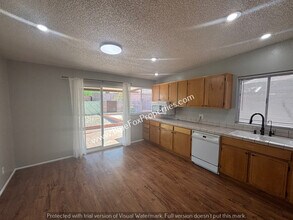 3202 W Calle Fresa in Tucson, AZ - Building Photo - Building Photo