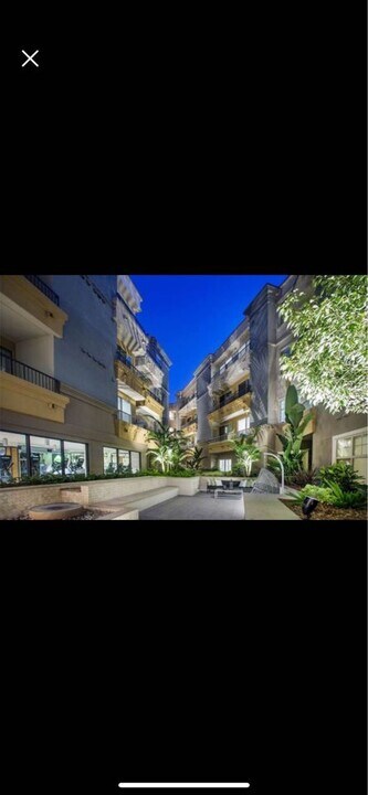 7413 La Tijera Blvd in Los Angeles, CA - Building Photo