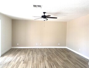 1013 W Sandra Ter in Phoenix, AZ - Building Photo - Building Photo