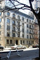 11 W 84th St in New York, NY - Building Photo