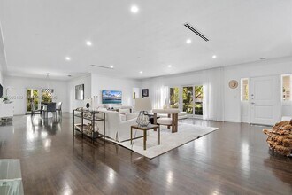 641 Island Rd in Miami, FL - Building Photo - Building Photo