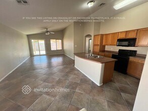 15021 N Gil Balcome Ct in Surprise, AZ - Foto de edificio - Building Photo