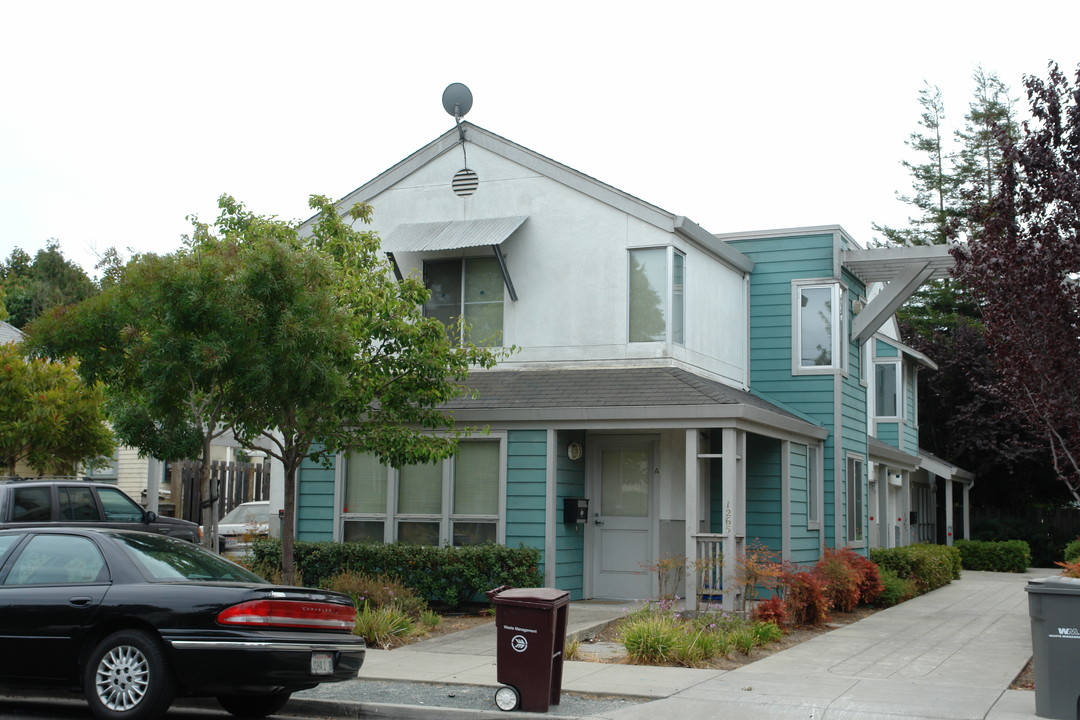 1265 Ocean Ave in Emeryville, CA - Building Photo