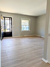 1824 Herrick Ave NE in Grand Rapids, MI - Building Photo - Building Photo