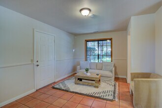 33180 Vino Way in Temecula, CA - Foto de edificio - Building Photo