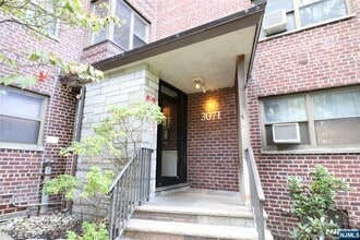 3071 Edwin Ave in Fort Lee, NJ - Building Photo - Building Photo
