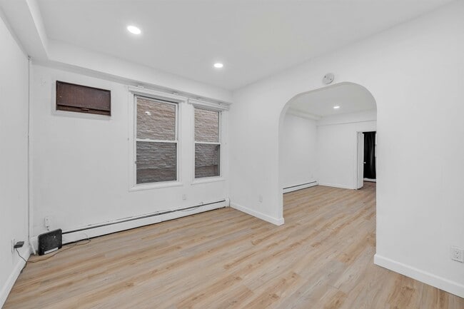 110 34th St in Union City, NJ - Building Photo - Building Photo
