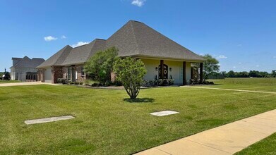 210 Byu Trce Dr in Monroe, LA - Building Photo - Building Photo