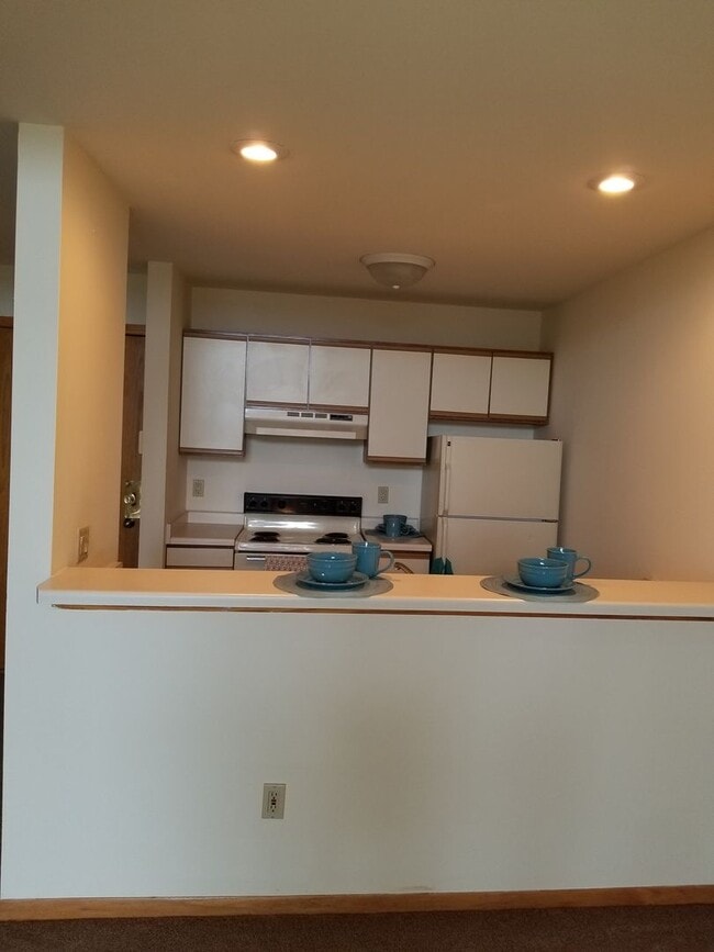 property at 1617 Troy Dr