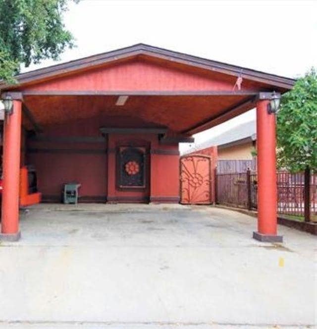 property at 712 Zebra Dr