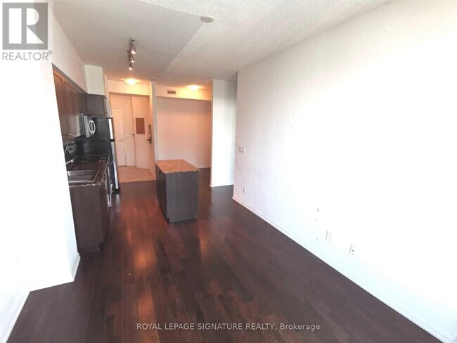 215 Fort York Blvd in Toronto, ON - Building Photo - Building Photo