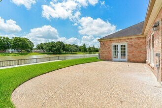 1231 Creekford Cir in Sugar Land, TX - Building Photo - Building Photo