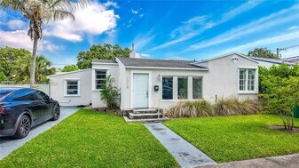 1719 SW 15th St in Miami, FL - Building Photo