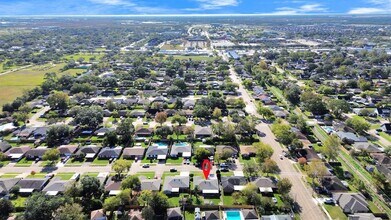 1110 E Brown Ln in Deer Park, TX - Building Photo - Building Photo
