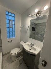 8364 S Brandon Ave, Unit 2F in Chicago, IL - Building Photo - Building Photo