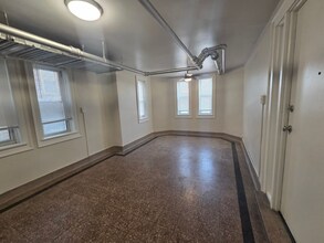 5011 N Damen Ave, Unit #g in Chicago, IL - Foto de edificio - Building Photo