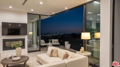 1516 Forest Knoll Dr in Los Angeles, CA - Building Photo - Building Photo