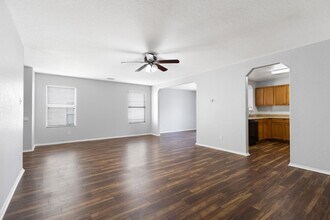 10919 Livewater Trail in San Antonio, TX - Building Photo - Building Photo