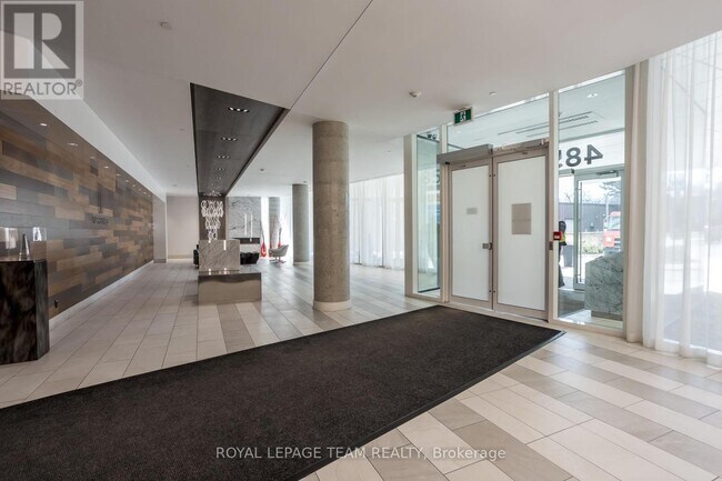 485 Richmond Rd in Ottawa, ON - Building Photo - Building Photo