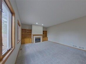17123 Jonathan Ct in Lakeville, MN - Building Photo - Building Photo