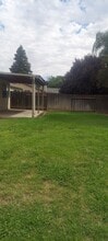 1040 E Donna Dr in Merced, CA - Building Photo - Building Photo
