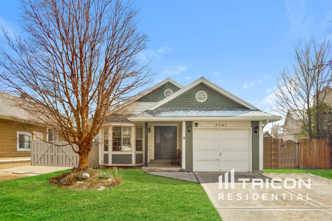 3043 Green Acre Dr in West Jordan, UT - Building Photo