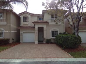 6814 NW 107th Pl in Doral, FL - Building Photo - Building Photo