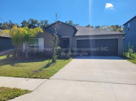 2240 Gatsby Ln in Lakeland, FL - Building Photo