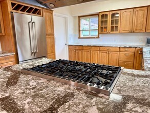 2245 SW Martha St in Portland, OR - Building Photo - Building Photo