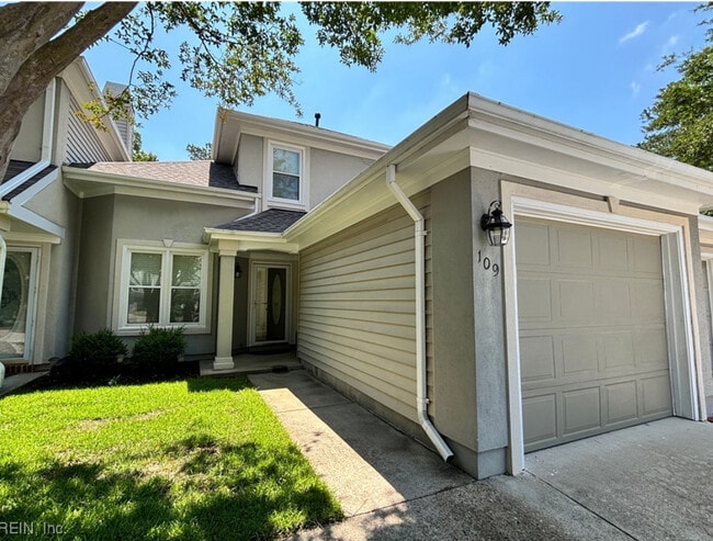 109 Esplanade Pl