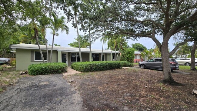 property at 1401-1405 NE 21st St