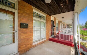 124 Collins Ave in Baltimore, MD - Foto de edificio - Building Photo