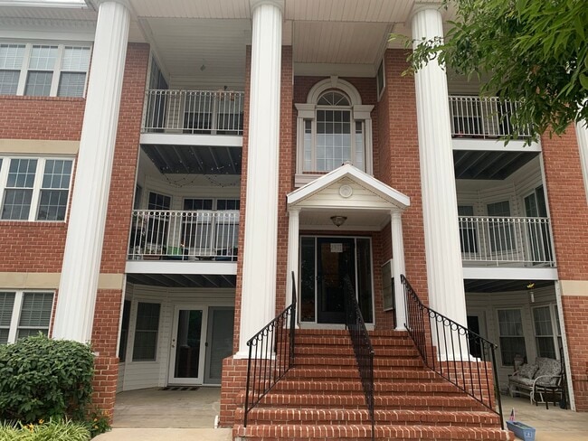 property at 2401 Forest Edge Ct