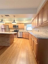 229 Mark Twain Ln in Rotonda West, FL - Foto de edificio - Building Photo