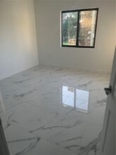 2730 NW 44th St in Miami, FL - Building Photo - Building Photo