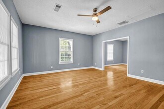 879 Spencer St NW, Unit 4 in Atlanta, GA - Building Photo - Building Photo