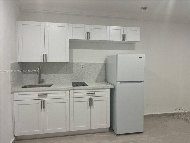 2001 SW 58th Ct in Miami, FL - Building Photo - Building Photo