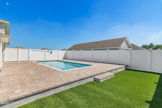 56 Silverthorn St in Freeport, FL - Building Photo - Building Photo