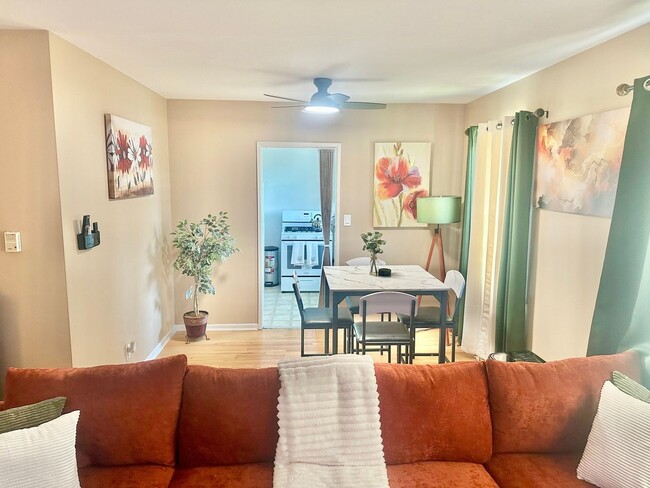property at 4142 Buckingham Rd