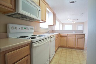 8061 Stonebrook Dr in Pensacola, FL - Building Photo - Building Photo