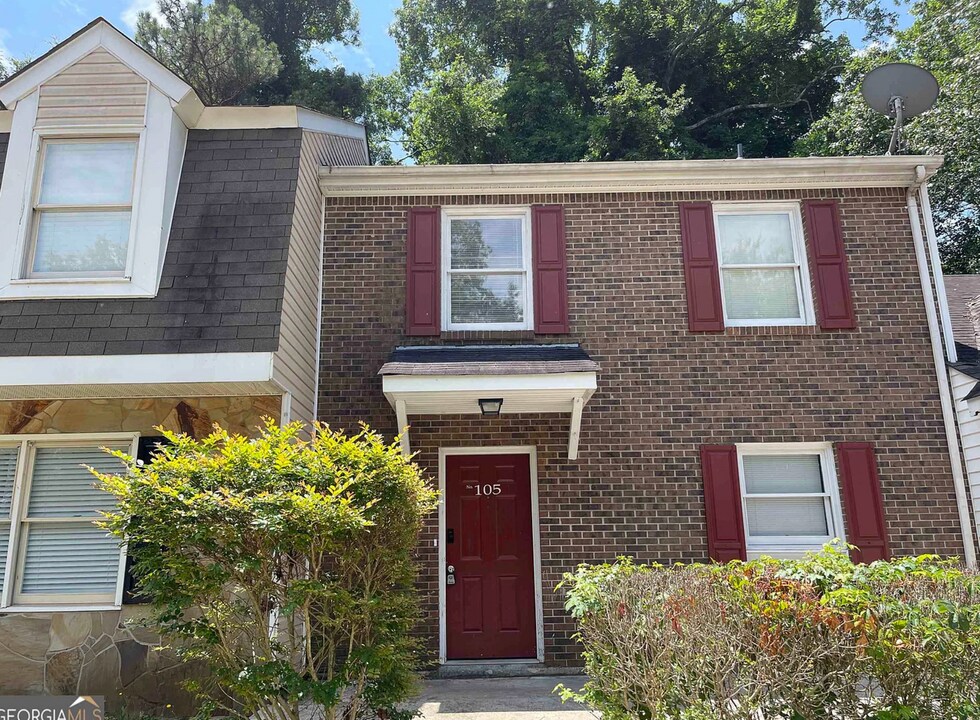 105 Oak Hill Cir in Stockbridge, GA - Building Photo