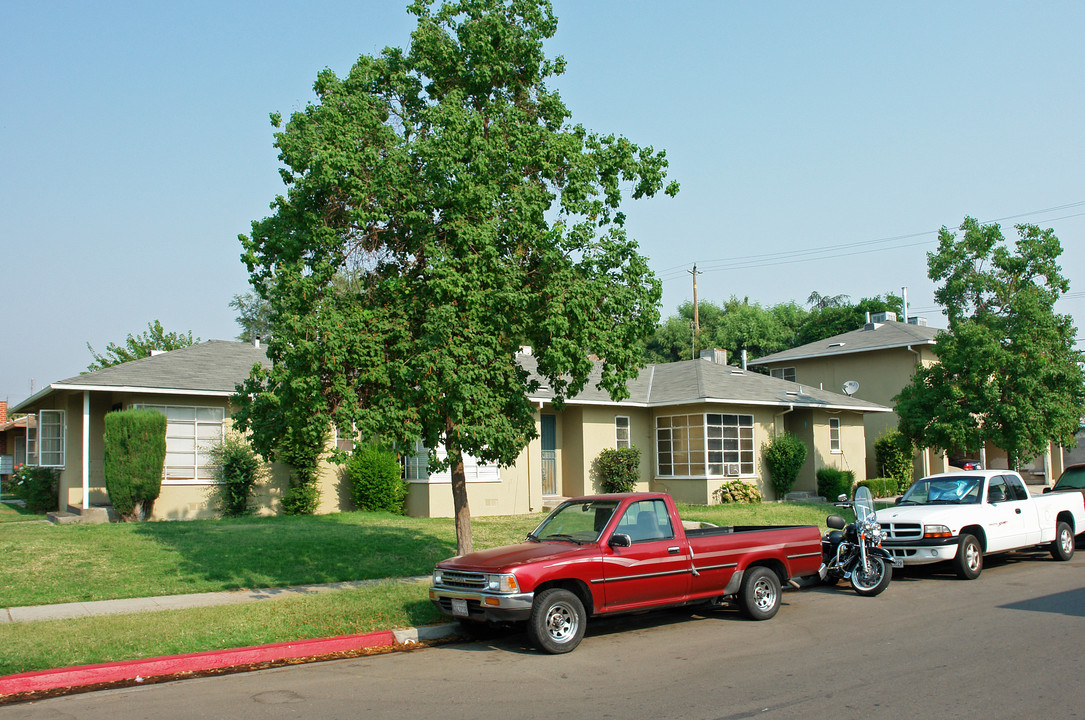 2639 E Harvard Ave in Fresno, CA - Building Photo