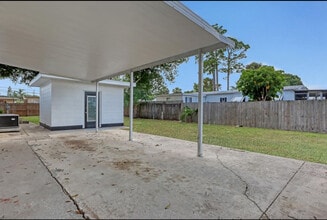 37 Paul Rene Dr in Melbourne, FL - Building Photo - Building Photo