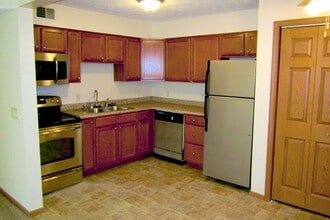 COLONIAL GARDENS APARTMENTS in Georgetown, KY - Building Photo - Building Photo