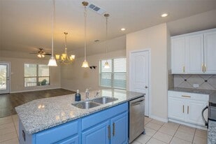 10445 Turning Leaf Trail in Fort Worth, TX - Building Photo