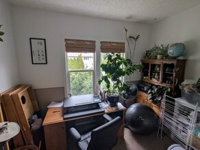 4012 Grange Rd in Victoria, BC - Building Photo - Building Photo