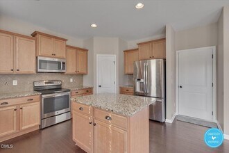 831 Ember Dr in Durham, NC - Foto de edificio - Building Photo