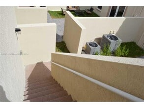 17099 Southwest 93rd Street, Unit 0 in Miami, FL - Building Photo - Building Photo