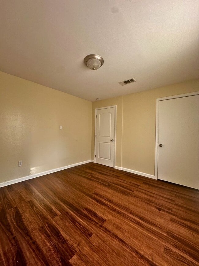 30121 Julia St in Albany, LA - Building Photo - Building Photo